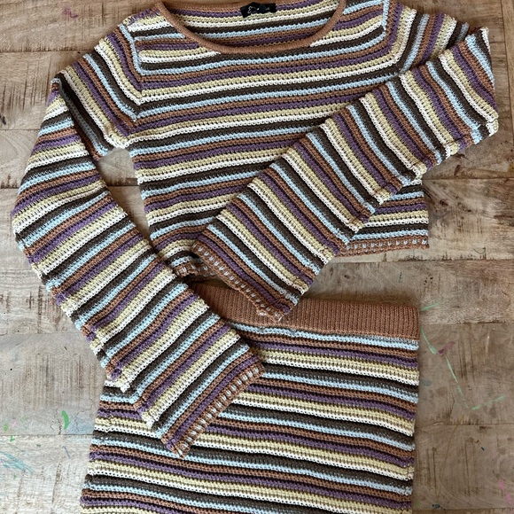 NWOT Fading Light Striped Crochet Sweater Set - Picture 9 of 11